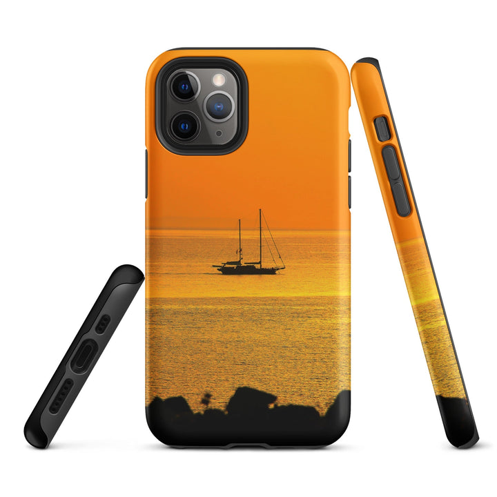 Hardcase iPhone® Handyhülle - a ship on golden sea Kuratoren von artlia iPhone 11 Pro artlia