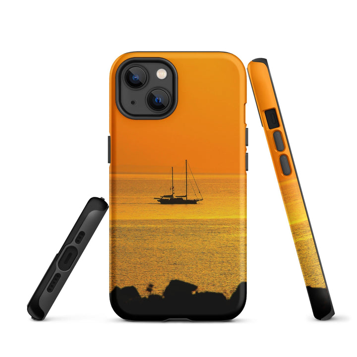Hardcase iPhone® Handyhülle - a ship on golden sea Kuratoren von artlia iPhone 13 artlia