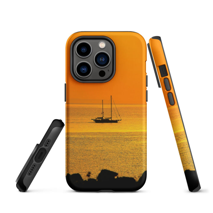 Hardcase iPhone® Handyhülle - a ship on golden sea Kuratoren von artlia iPhone 14 Pro artlia