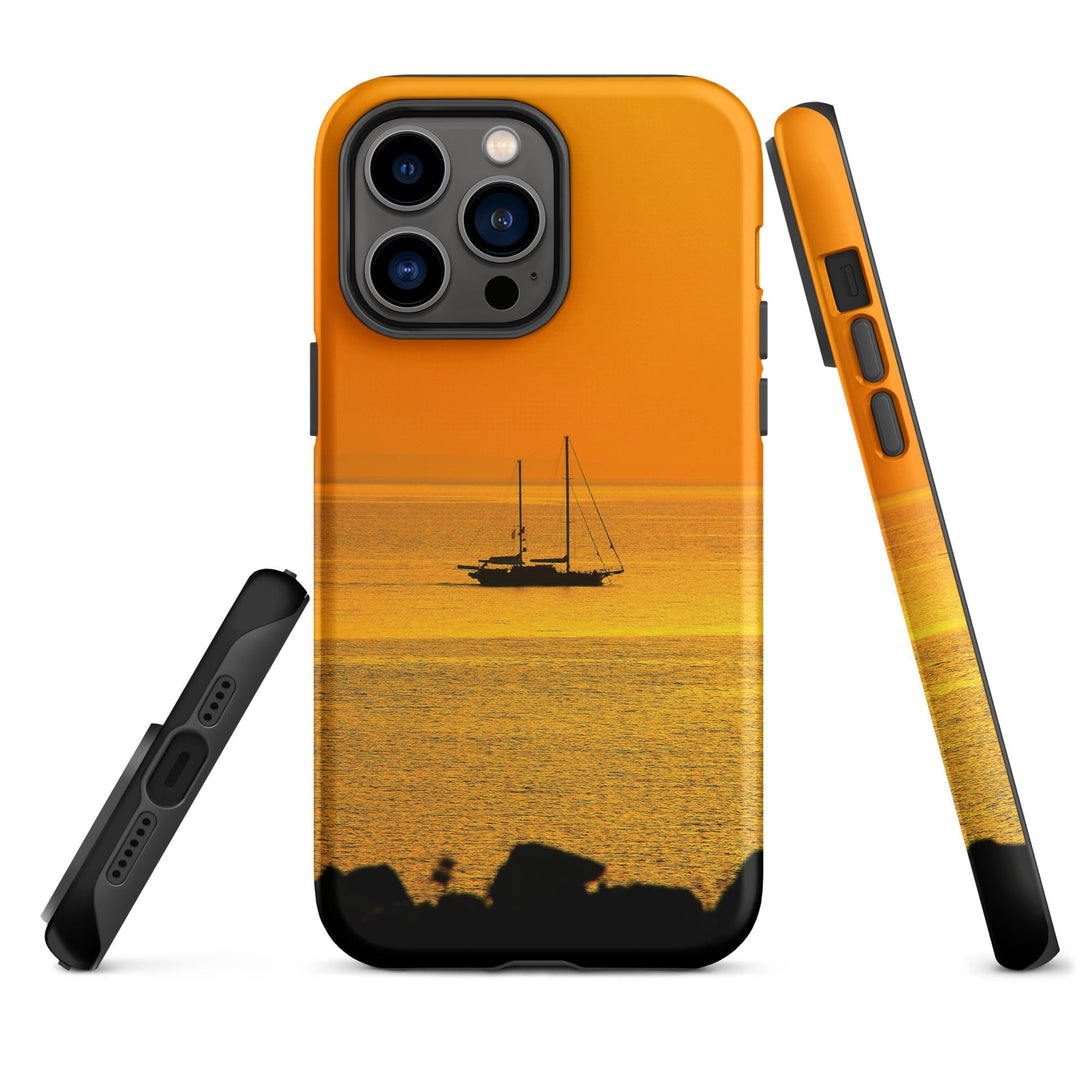 Hardcase iPhone® Handyhülle - a ship on golden sea Kuratoren von artlia iPhone 14 Pro Max artlia