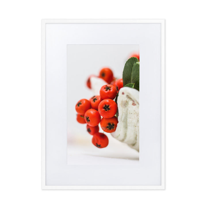 Poster mit Passepartout - Red Berries Kuratoren von artlia Weiß / 50×70 cm artlia