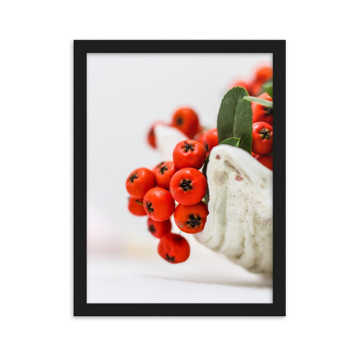 Poster mit Rahmen - Red Berries Kuratoren von artlia Schwarz / 30×40 cm artlia