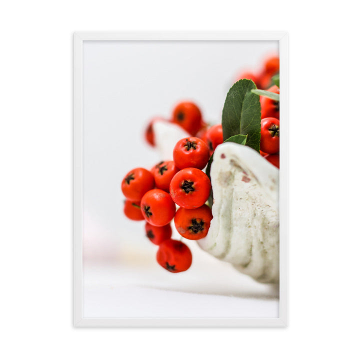 Poster mit Rahmen - Red Berries Kuratoren von artlia Weiß / 50×70 cm artlia