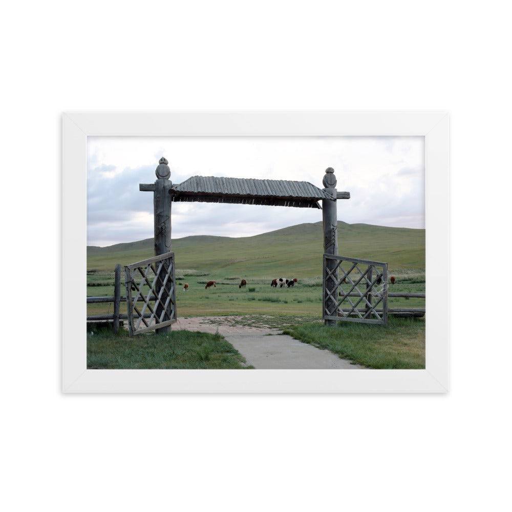 Poster mit Rahmen - The gateway to the steppes of Mongolia Young Han Song Weiß / 21×30 cm artlia