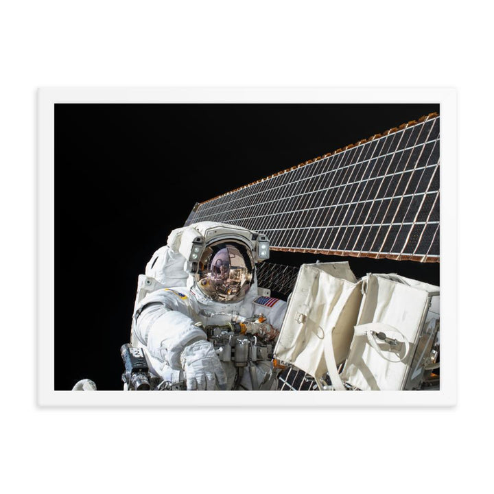 Astronaut - Poster im Rahmen NASA weiß / 46x61 cm artlia