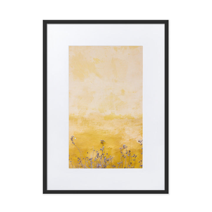 Gelbe Wand - Poster im Rahmen mit Passepartout Kuratoren von artlia Schwarz / 50×70 cm artlia
