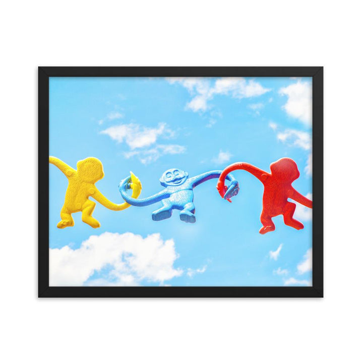 Himmlisches Teamwork - Poster im Rahmen Kuratoren von artlia schwarz / 41x51 cm artlia