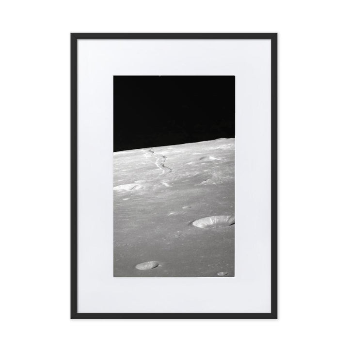 Moon Surface - Poster im Rahmen mit Passepartout NASA schwarz / 50×70 cm artlia