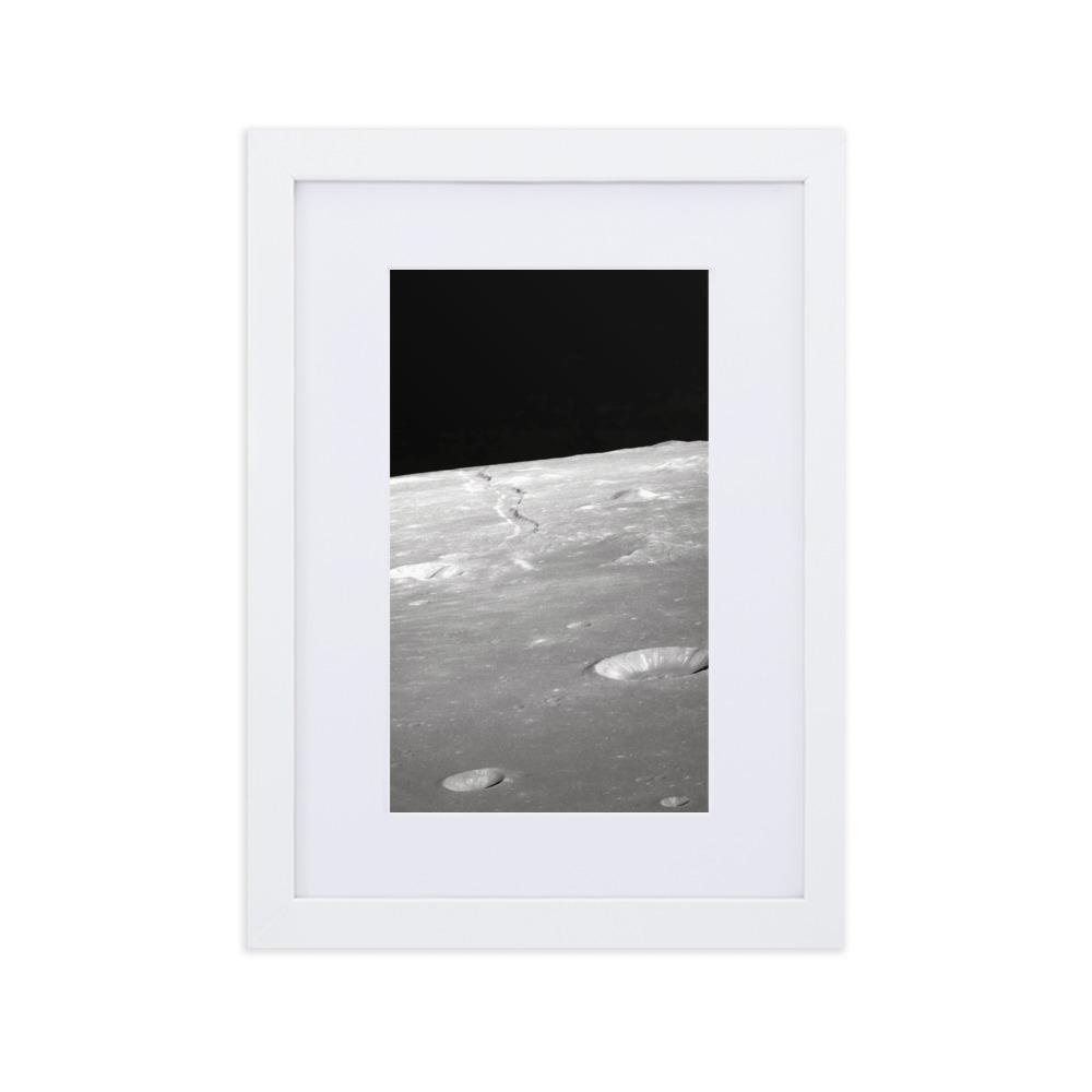 Moon Surface - Poster im Rahmen mit Passepartout NASA weiß / 21×30 cm artlia