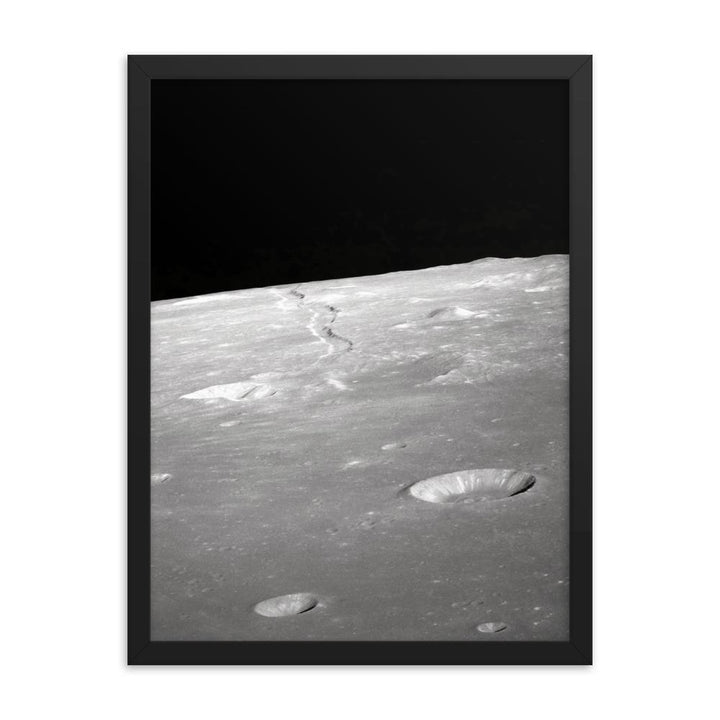Moon Surface - Poster im Rahmen NASA schwarz / 30x41 cm artlia