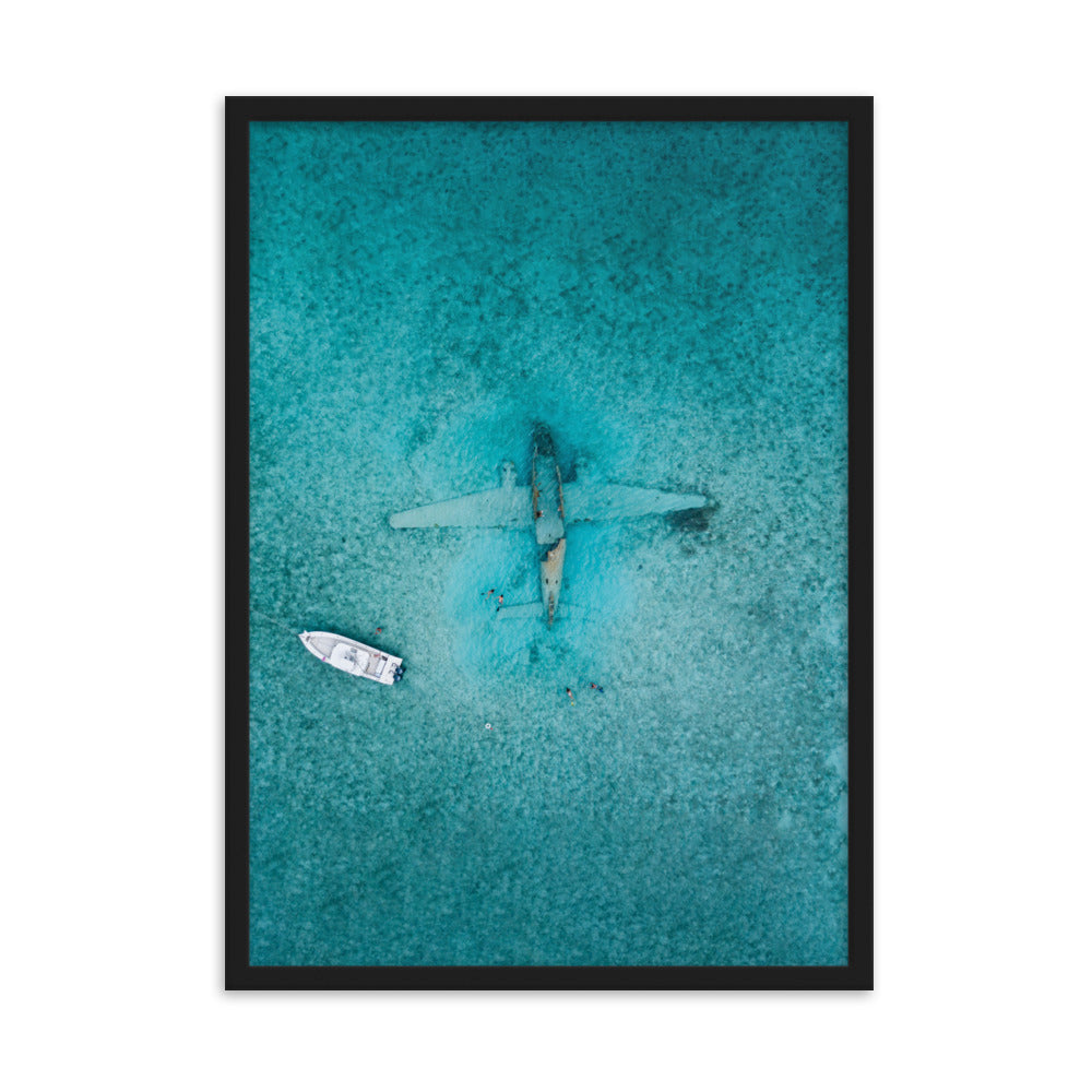 Sunken Plane - Poster im Rahmen Kuratoren von artlia Schwarz / 50×70 cm artlia