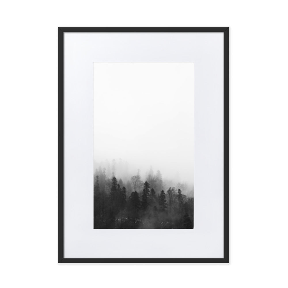 Wald im Nebel - Poster im Rahmen mit Passepartout Kuratoren von artlia Schwarz / 50×70 cm artlia