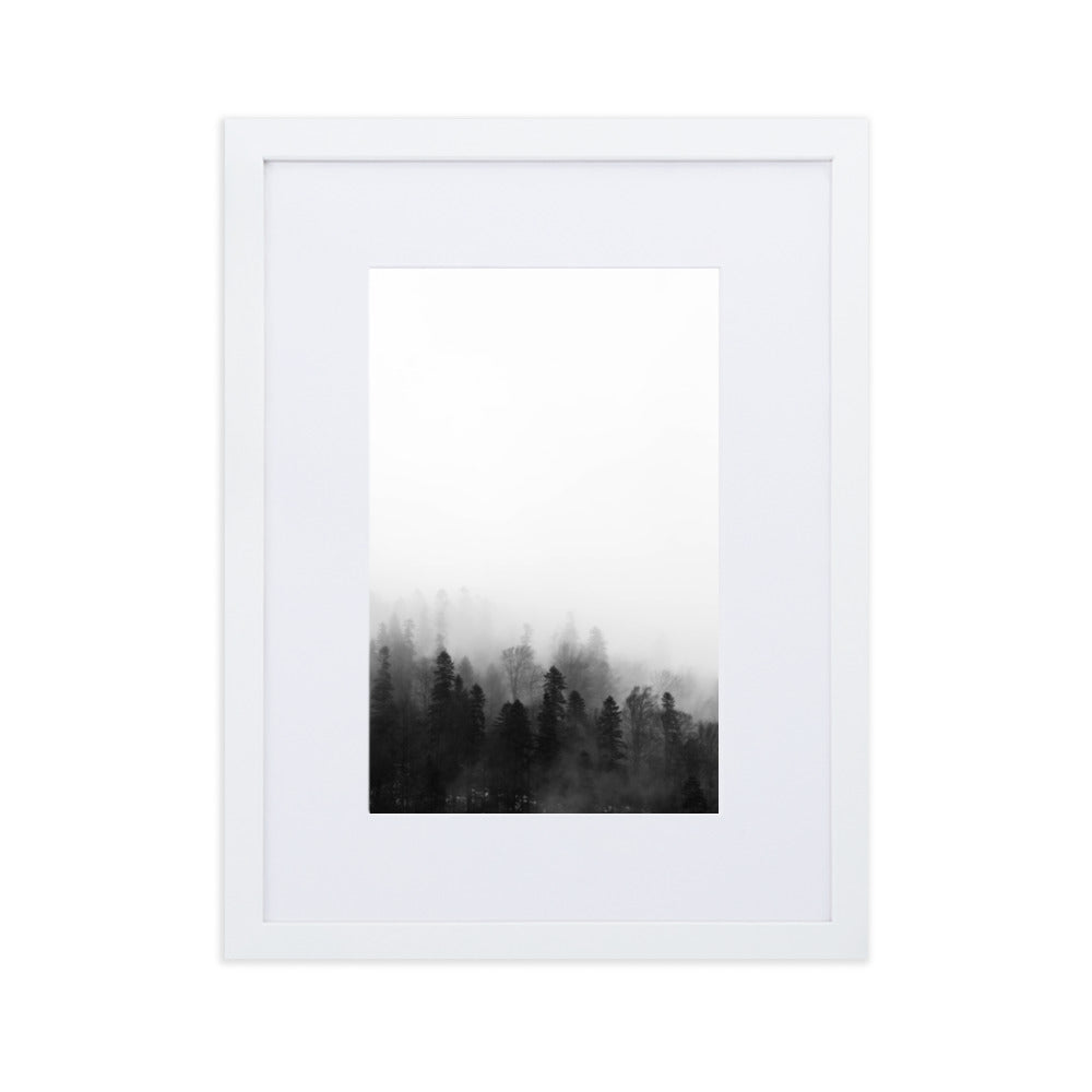 Wald im Nebel - Poster im Rahmen mit Passepartout Kuratoren von artlia Weiß / 30×40 cm artlia