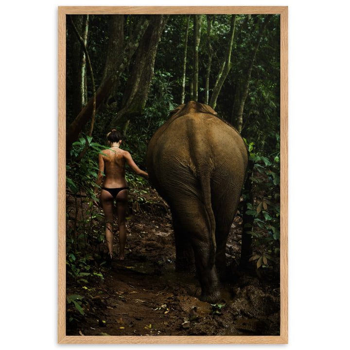 Walking into the Jungle - Poster im Rahmen Kuratoren von artlia Oak / 61×91 cm artlia