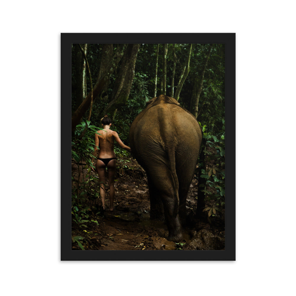 Walking into the Jungle - Poster im Rahmen Kuratoren von artlia Schwarz / 30×40 cm artlia