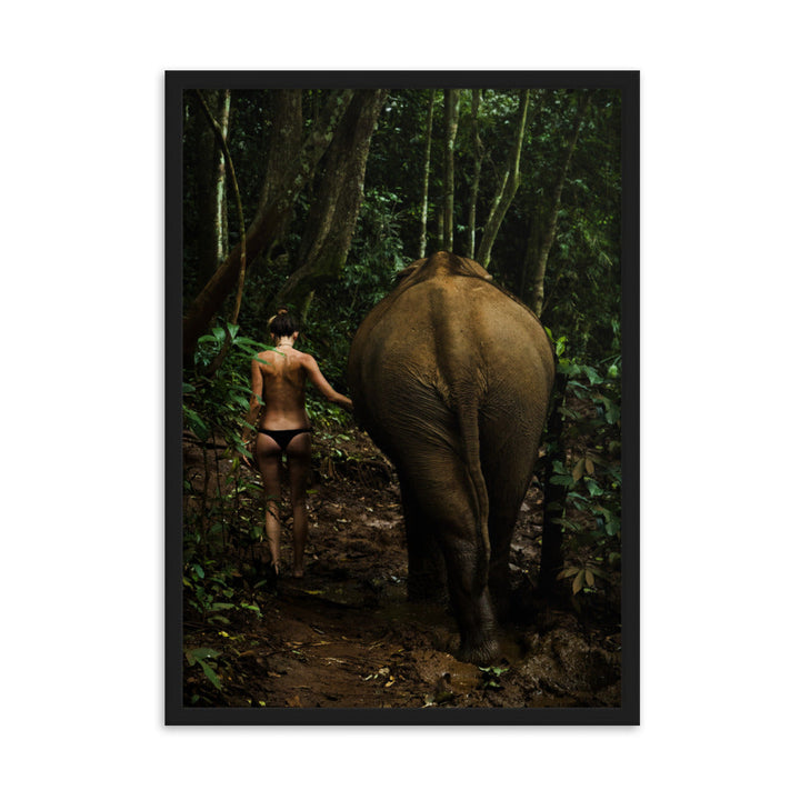 Walking into the Jungle - Poster im Rahmen Kuratoren von artlia Schwarz / 50×70 cm artlia